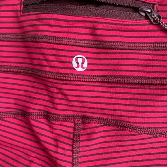 lululemon Inspire Crop II *Luxtreme - Picture 4 of 5